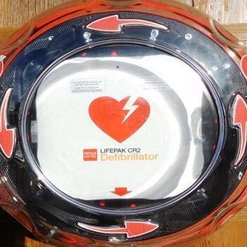 Defibrillator - Jeder kann Leben retten!