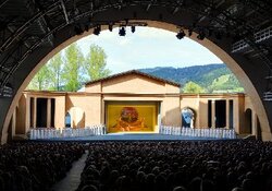 Passionstheater - Oberammergau und seine Passion - 2x täglich in deutscher Sprache, 1x English guide English guided tour
