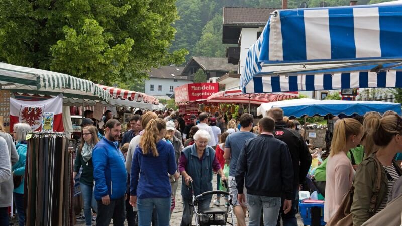Oberaudorfer Markt mit Flohmarkt